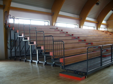 Obr 4.1.3 Teleskopická tribuna- lavice 02