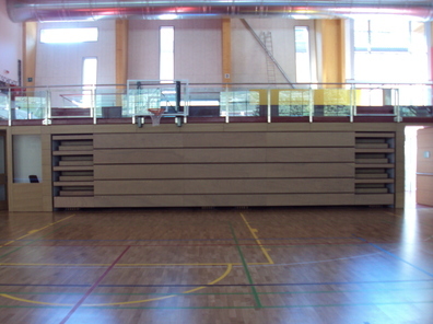 Obr 4.1.12 Teleskopická tribuna – zapuštěné ve zdi 02